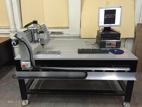 Masina comanda numerica - CNC Router in trei axe - structura usoara