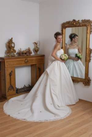 vand rochie de mireasa sincerity bridal