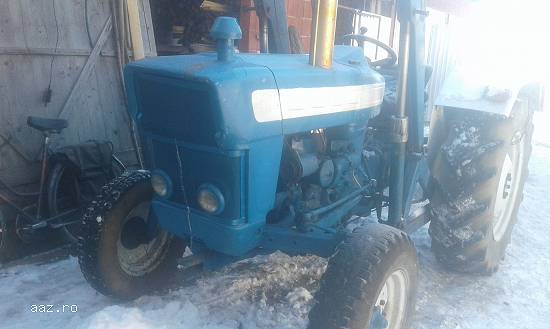 ford 3000 cu incarcator frontal