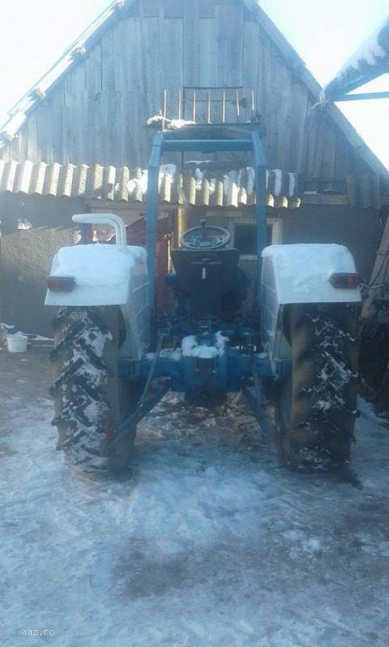 ford 3000 cu incarcator frontal