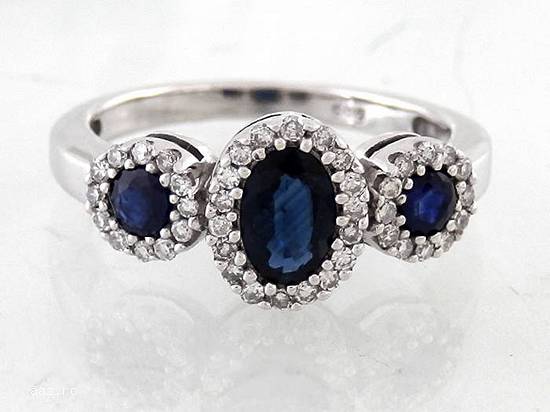 INEL SUPERB AUR ALB 14KRT CU SAFIRE 2,   5KRT SI DIAMANTE 0,   55KRT