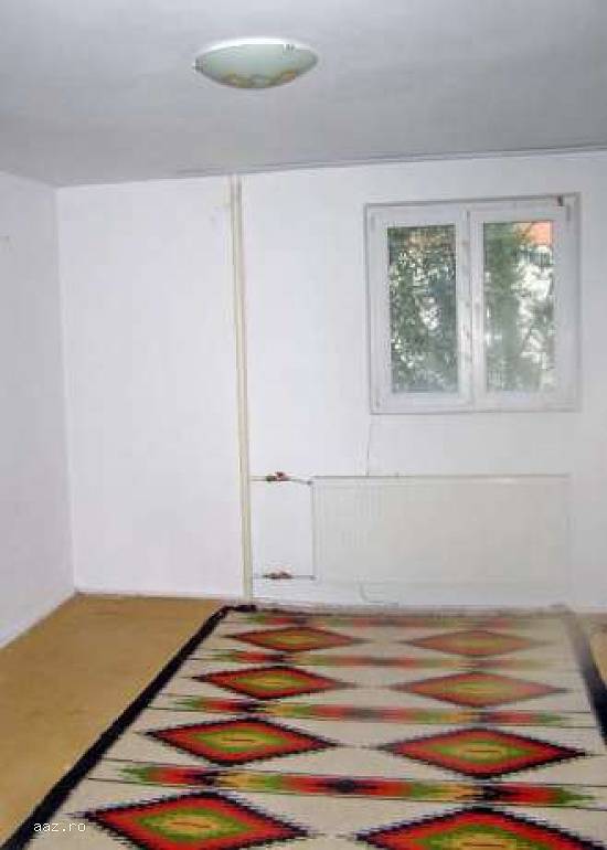 Vand 2 camere 1/4 Eroii Revolutiei