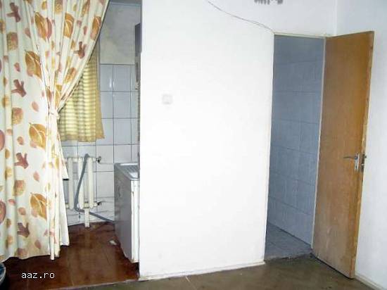 Vand 2 camere 1/4 Eroii Revolutiei