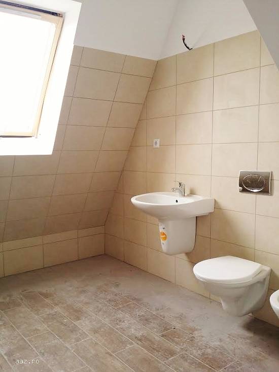 Avantajos! Proprietate pe doua nivele,   zona Mihai Eminescu