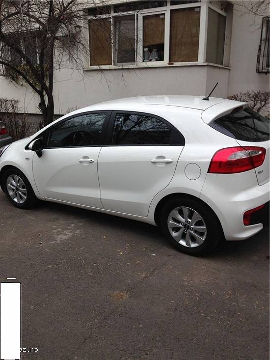 Vand Kia Rio 2015 22000 km alb