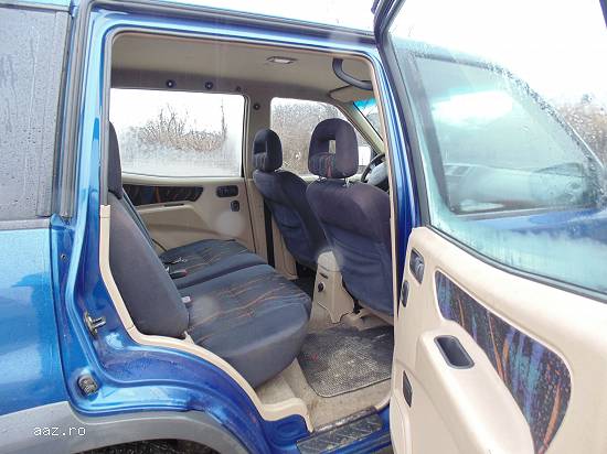 Vand Nissan Terrano II autoutilitara 4 locuri