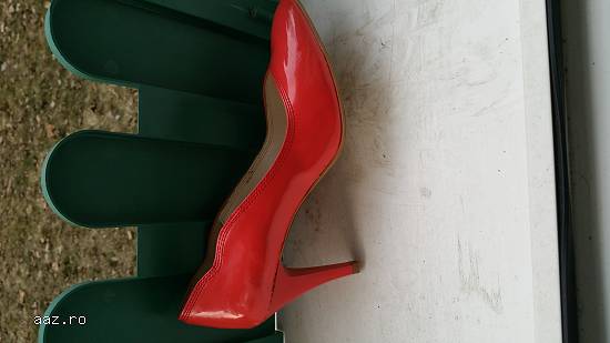 Pantofi dama piele lacuita -produs romanesc