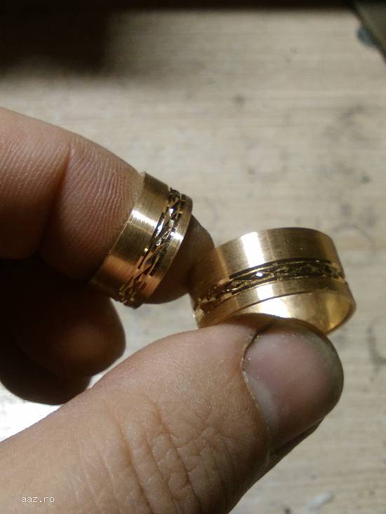 verighete din aur 14k. de 12 gr ambele cu latimea 8mm.