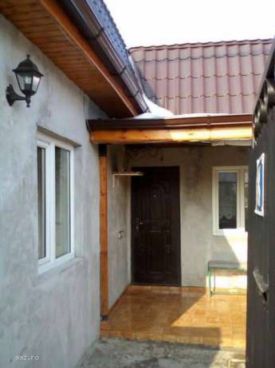 Vând casa curte chitila ilfov