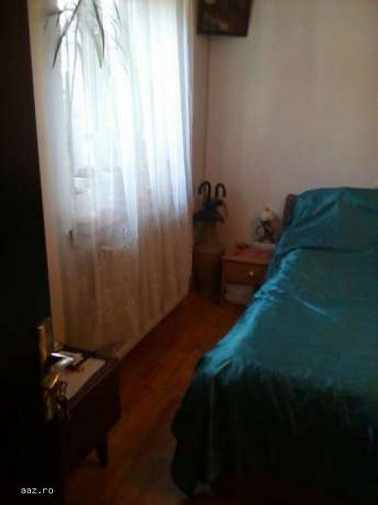 Vând casa curte chitila ilfov