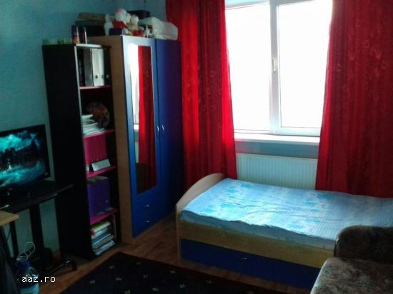Vand apartament 3 camere confort 1 decomandat.