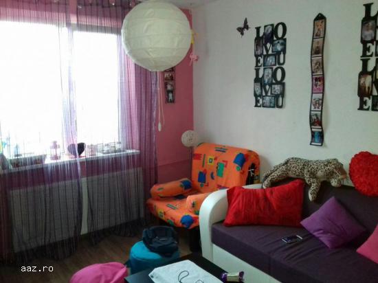 Vand apartament 3 camere confort 1 decomandat.