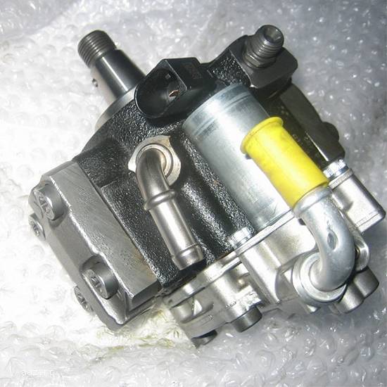 Pompă de înaltă presiune VW Audi 1.6 TDI 03L130755E