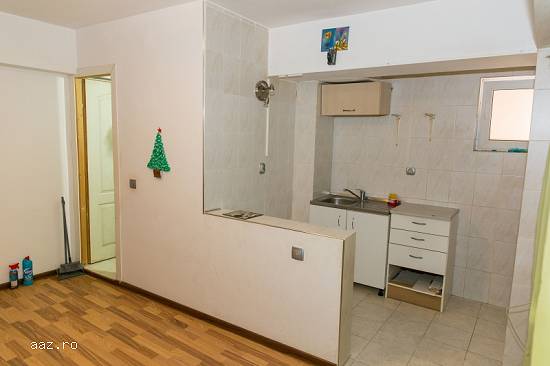Vand garsionera 22 mp zona Berceni!