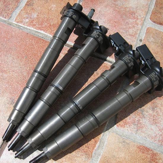 Injector VW Audi 2.0 TDI 110-170 CP 03L130277