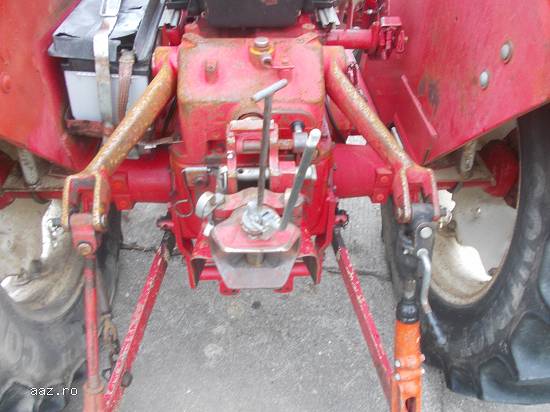 Tractor marca INTERNATIONAL 453 S