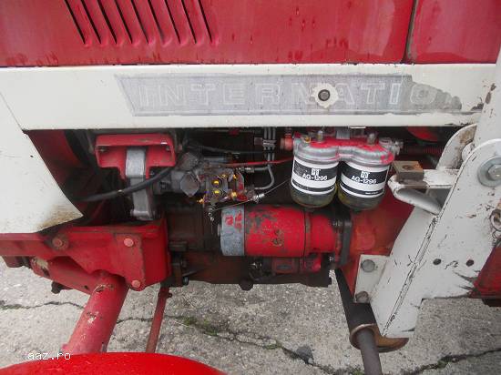 Tractor marca INTERNATIONAL 453 S