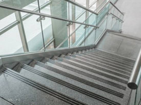 Servicii de curatenie in scara blocului