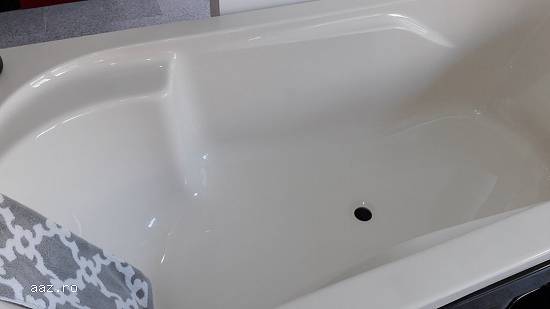 cada baie dreptunghiulara colorata