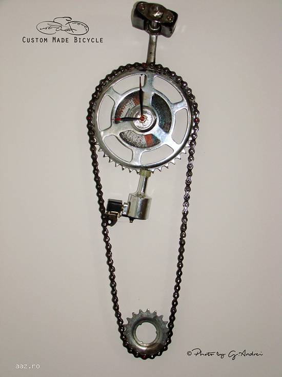 Ceas de perete steampunk- Realizat din piese de bicicleta