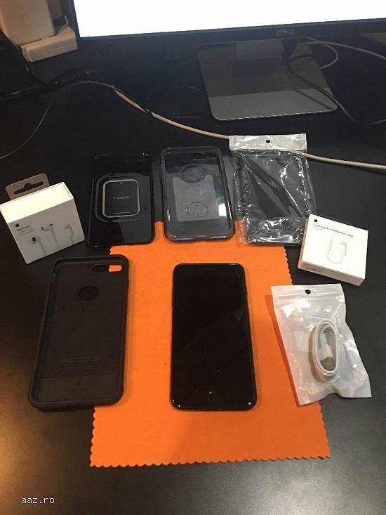 Apple iPhone 7 - 256GB - Black Smartphone - Unlocked