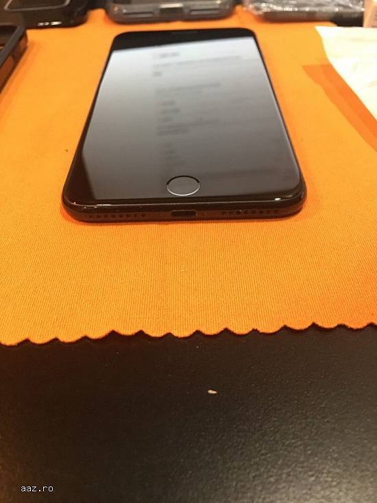 Apple iPhone 7 - 256GB - Black Smartphone - Unlocked