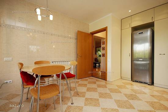 Inchiriez vila in Complex Ibiza - Baneasa