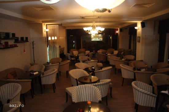 Set canapea si fotolii cafenea ,  la reducere