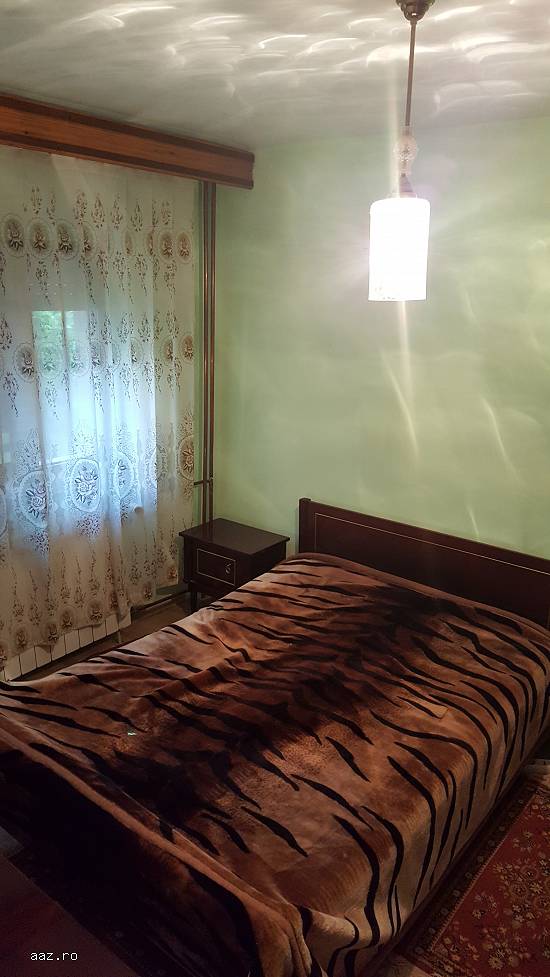 Vanzare apartament 4 camere