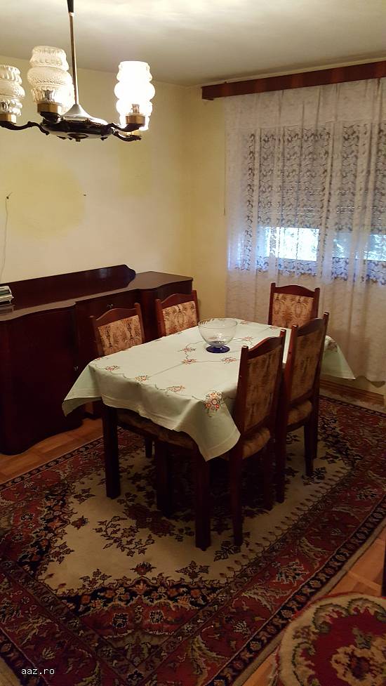 Vanzare apartament 4 camere