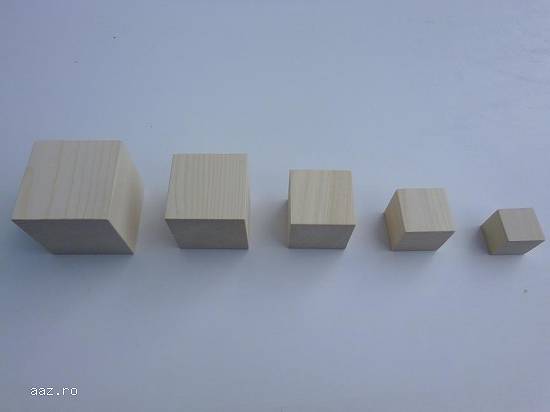 cuburi din lemn diferite dimensiuni