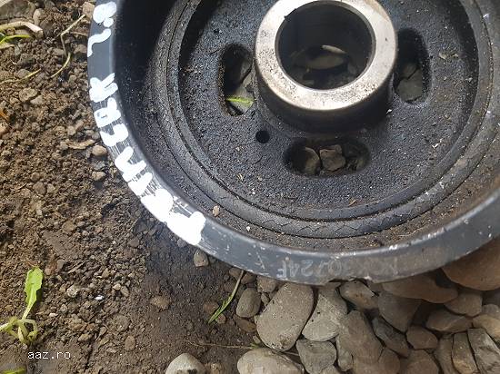 Fulie arbore vibrochen Nissan Primera P12 2.0 benzina 2004-2005