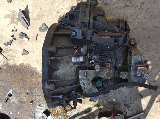 Dezmembram Renault LAGUNA 3 Facelift 2012 BREAK tip m M9R-B8 96KW Euro 5