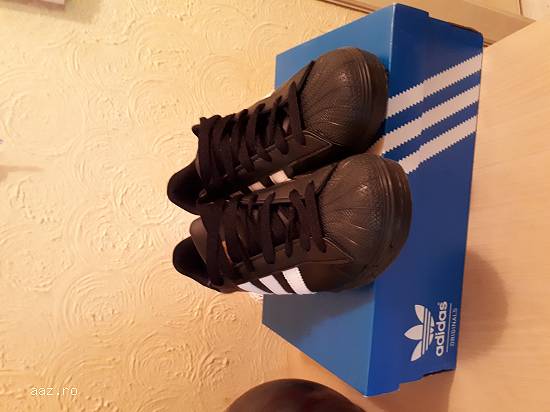 Adidas marimea 43