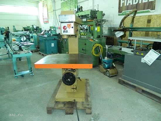 Masina de Frezat de sus SCM R8