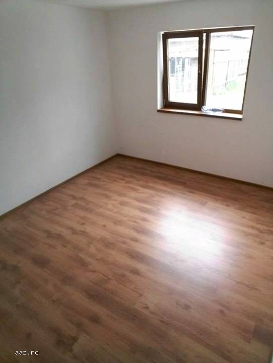 Casa noua ,      p+ posibilitate de mansardare,       partea dreapta