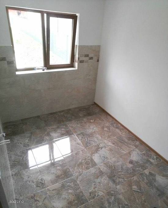 Casa noua ,      p+ posibilitate de mansardare,       partea dreapta