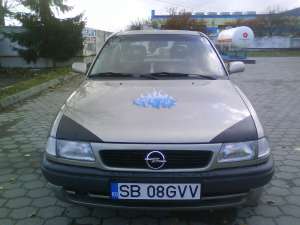 vand sau schimb opel astra clima cu AUDI A3 98/2000 SI OPEL ASTRA 99/2000SI DIF.
