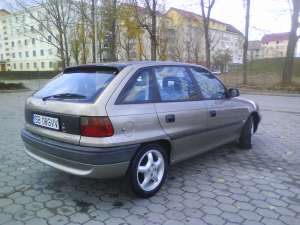 vand sau schimb opel astra clima cu AUDI A3 98/2000 SI OPEL ASTRA 99/2000SI DIF.