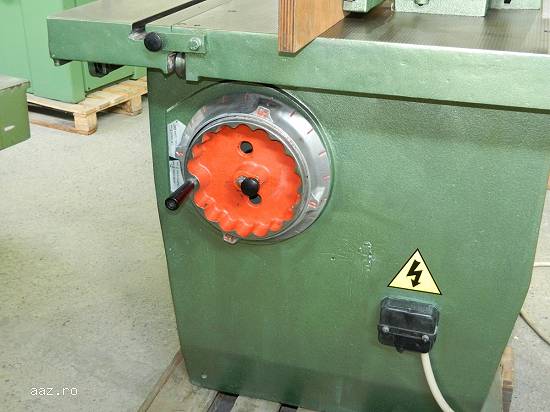 Masina de frezat cu masa mobila SCM T120P sh