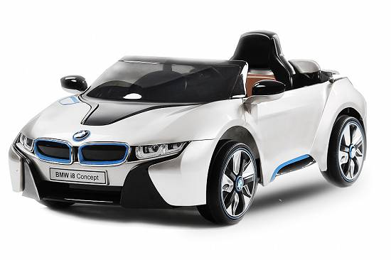 masina electrica BMW i8