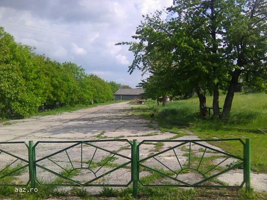 Vindem teren industrial cu incaperi in R. Moldova