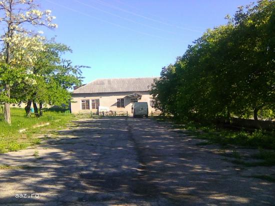 Vindem teren industrial cu incaperi in R. Moldova