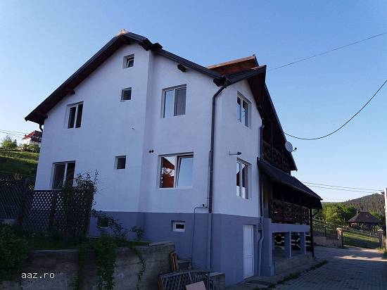 2 vile cu camere de inchiriat introduse in  circuit turistic de vânzare în Bucovina – Gura Humor