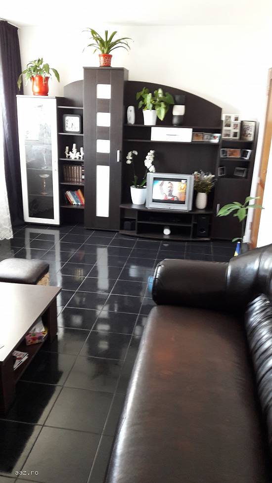 Vand apartament decomandat cu 2 camere Buzau