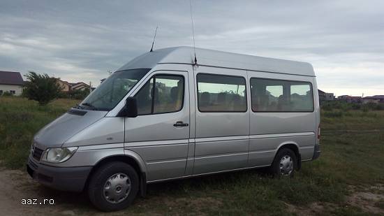 Inchiriez microbuz Mercedes Sprinter 8 + 1 locuri