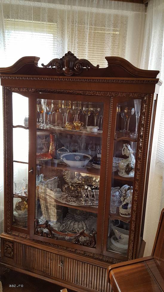 Mobilier de colectie