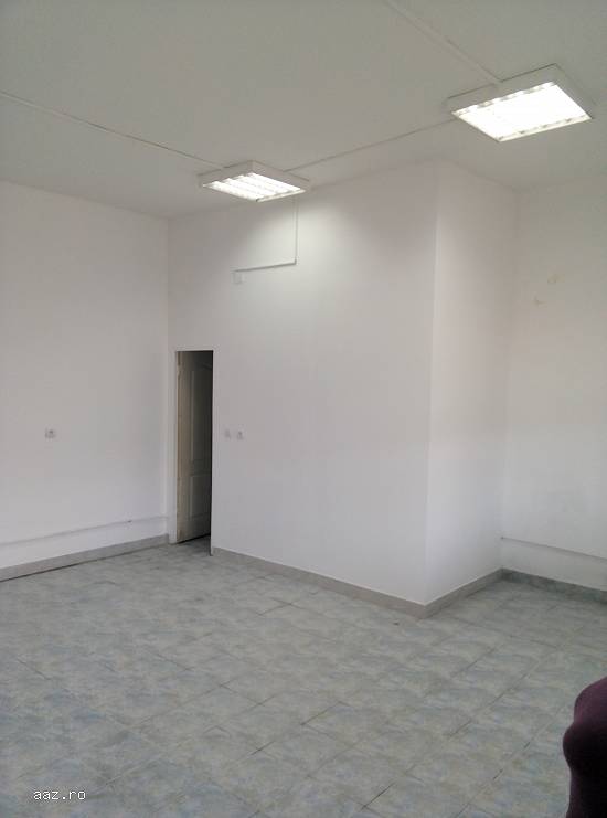 Inchiriez spatiu comercial