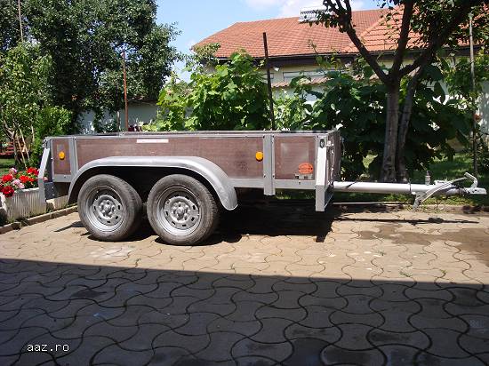 Remorca auto cu 2 osii,   2000 kg