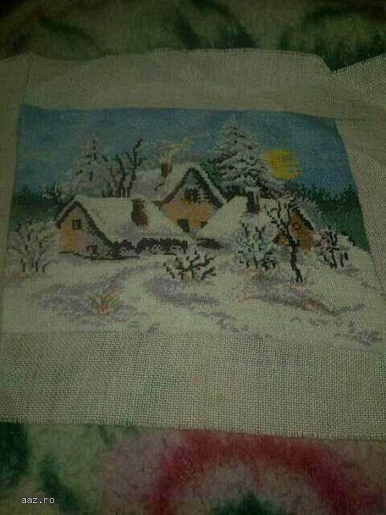Goblene maini in rugaciune,   mama cu copilul in brate,   casute inzapezite